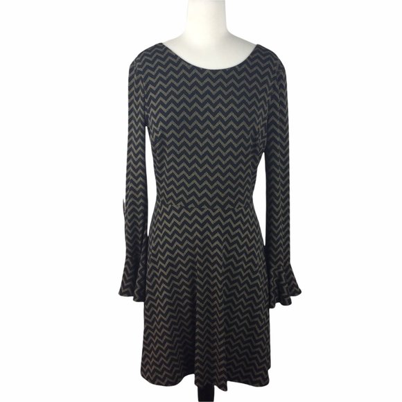 CeCe Dresses & Skirts - CeCe Black w/ Chevron Striped Pattern, Bell Sleeves, Small